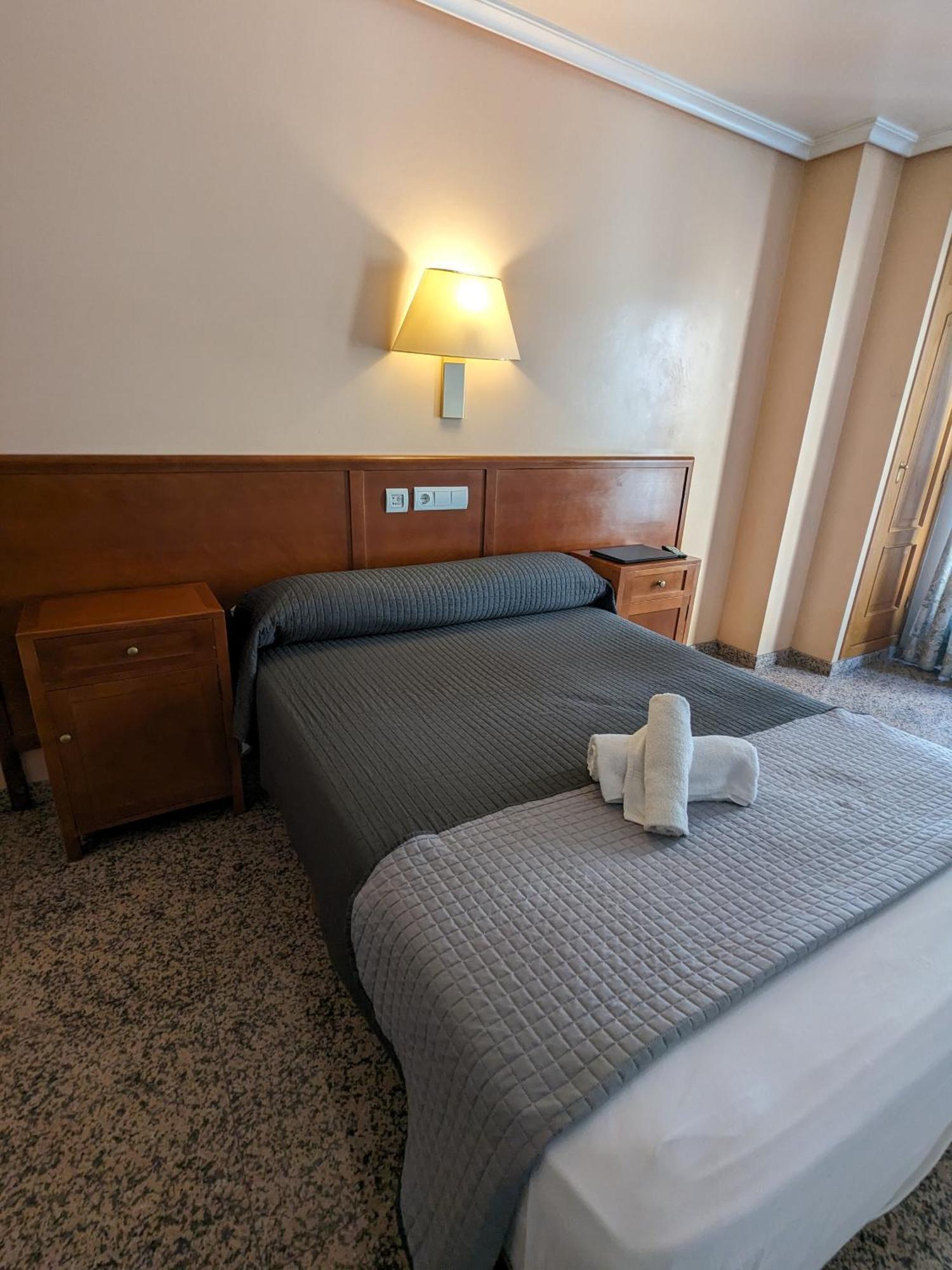 H. O Lar Hotel О Барко де Валдеорас Екстериор снимка